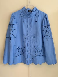 Image 3 of Blue puff sleeve (L)