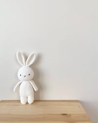 Image 1 of DOUDOU CROCHETÉ lapin blanc