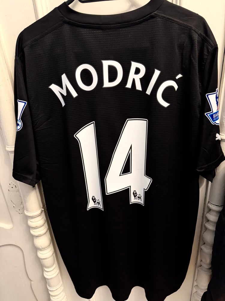 Image of Tottenham Hotspur “MODRIĆ 14” 2011/12 Third Shirt + PL patches  (L)