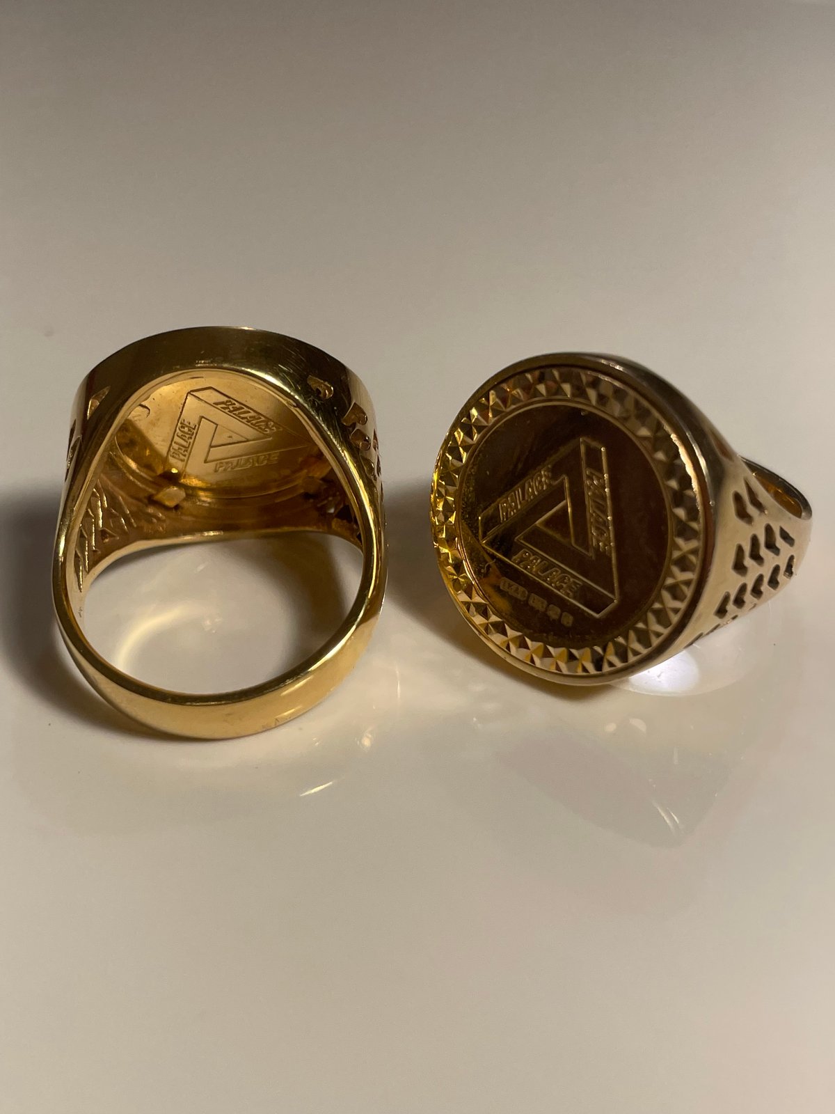 Palace Skateboards 2017 Solid G 9K Sovereign Ring - Triferg Flipped To Front