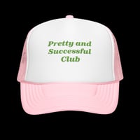 PRETTY AND SUCCESSFUL CLUB TRUCKER HAT IN LIGHT PINK / WHITE