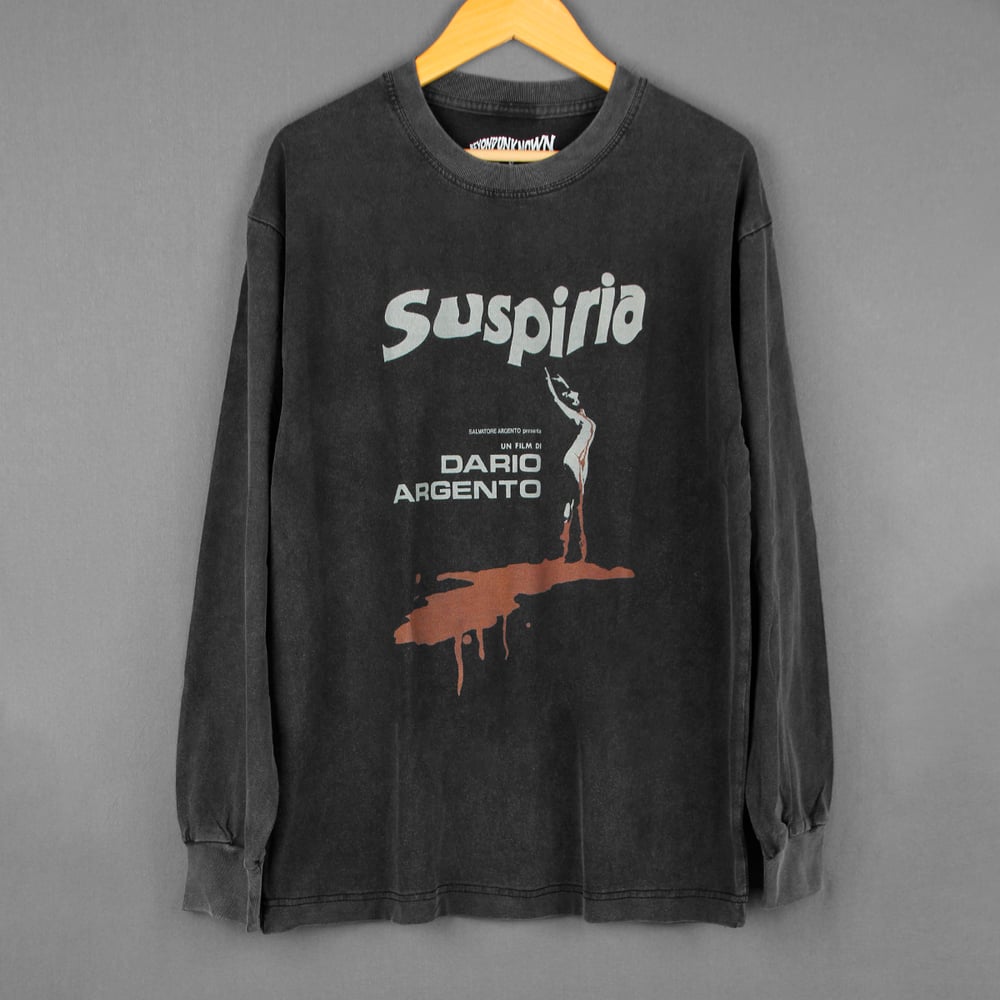 Suspiria Dario Argento Premium T-Shirt – Washed Black Unisex Horror Movie Tee for Men & Women