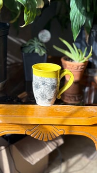 Image 6 of Sunflower mug 04