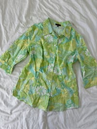 Image 2 of 00s Green floral shirt // S