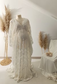 Image 6 of Off white lace dress for photoshoots | Colette | size M | off white | maternity photo props