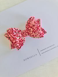 strawberries & cream bow 