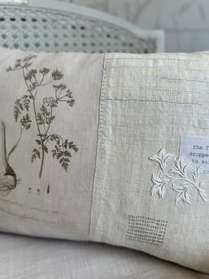 Image of Cowparsley cushion