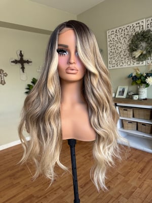 Image of Delia (ready to ship)