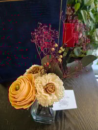 Image 2 of A Center Twist!