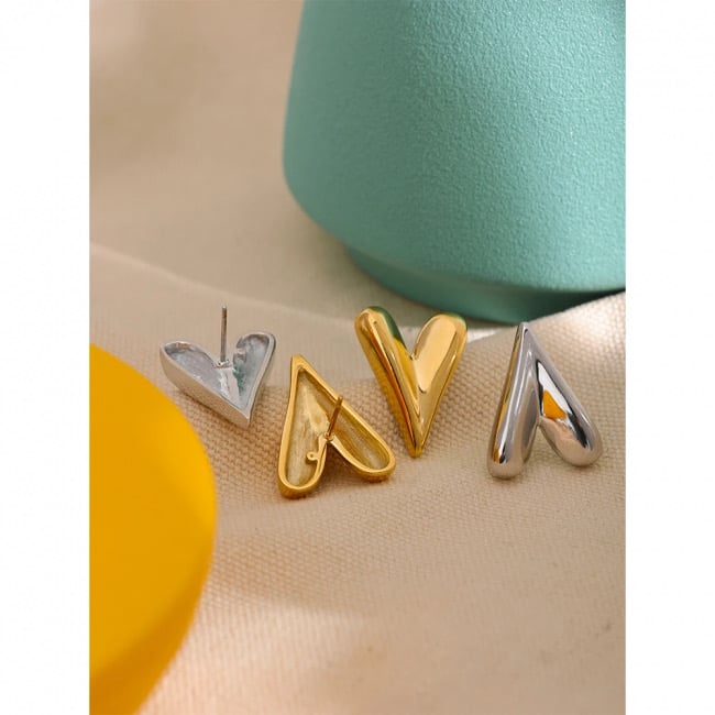 Image of Valentines CORAZÓN Heart Earrings 