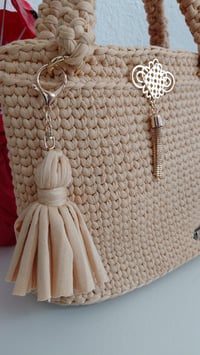 Image 2 of LE GOLDEN LOVIA