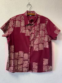 Women’s Large - 22x26 measurements 