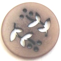 Image 2 of Bouton ivoire végétale découpée et coco