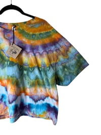 Image 3 of 3XL Crop Tee in Sunrise Agate Ice Dye