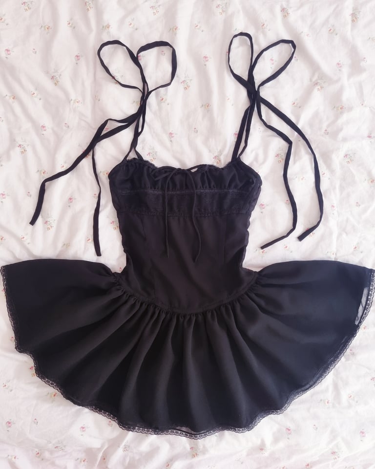 Black Swan dress Image 5