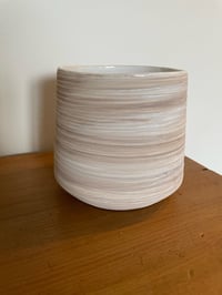 Image 2 of Natural stoneware pot 