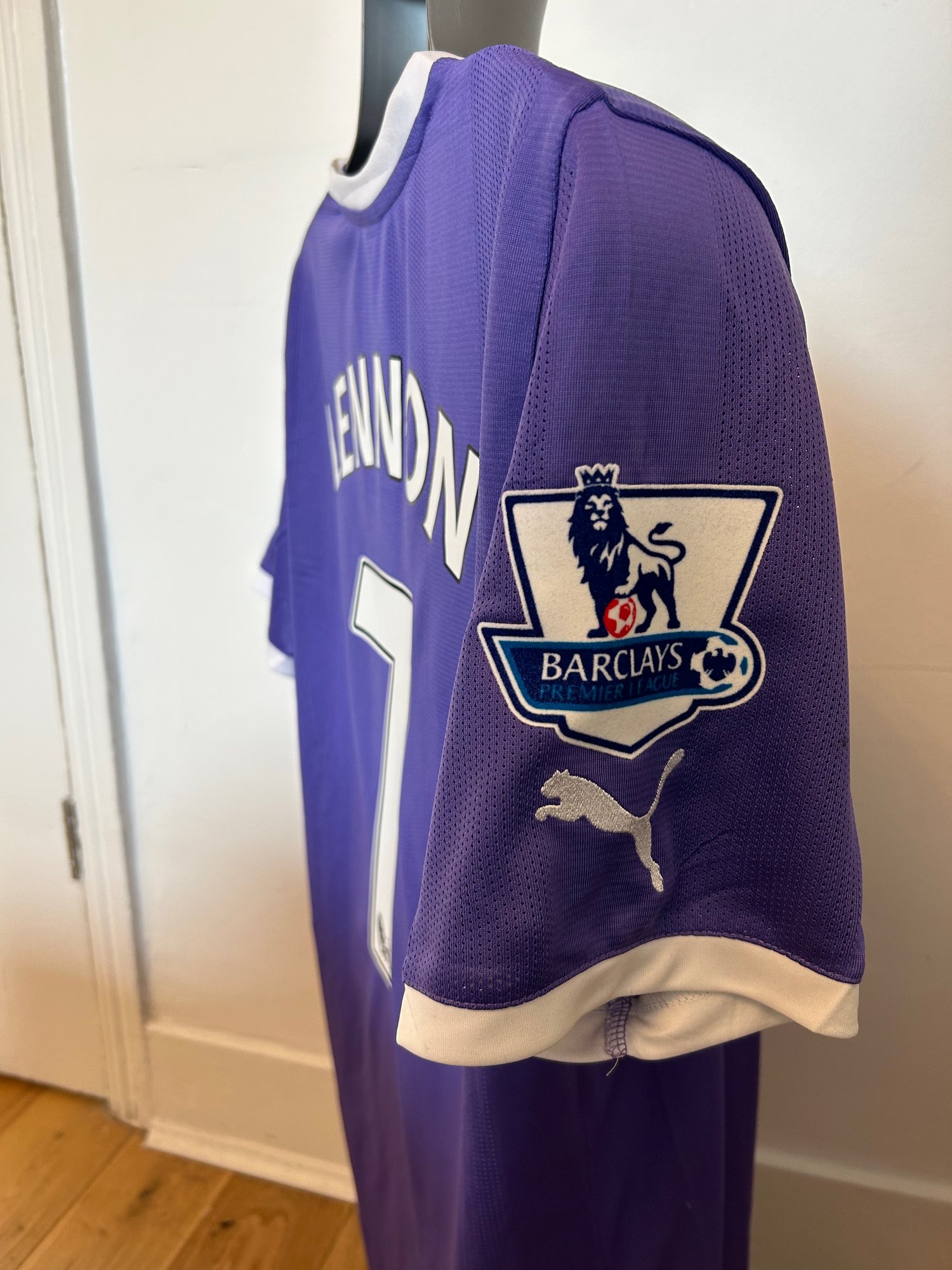 Image of Tottenham “DELE 20” 2021 Away, “LENNON 7” 2011 Away (L)