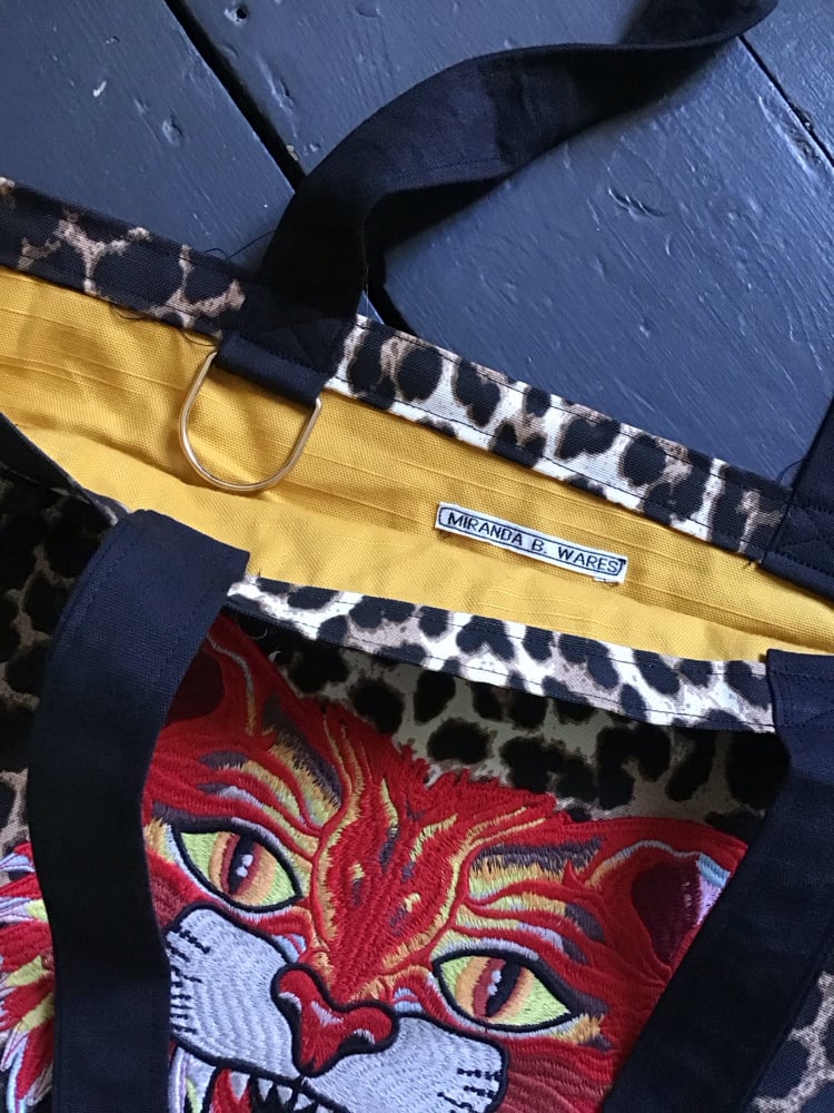 red tiger leopard print shoulder bag copy Image 4