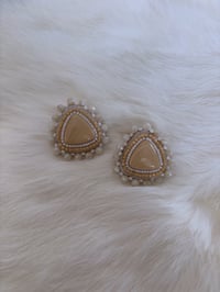 Peach Studs 🍑