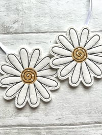 Image 1 of Daisy decoration 