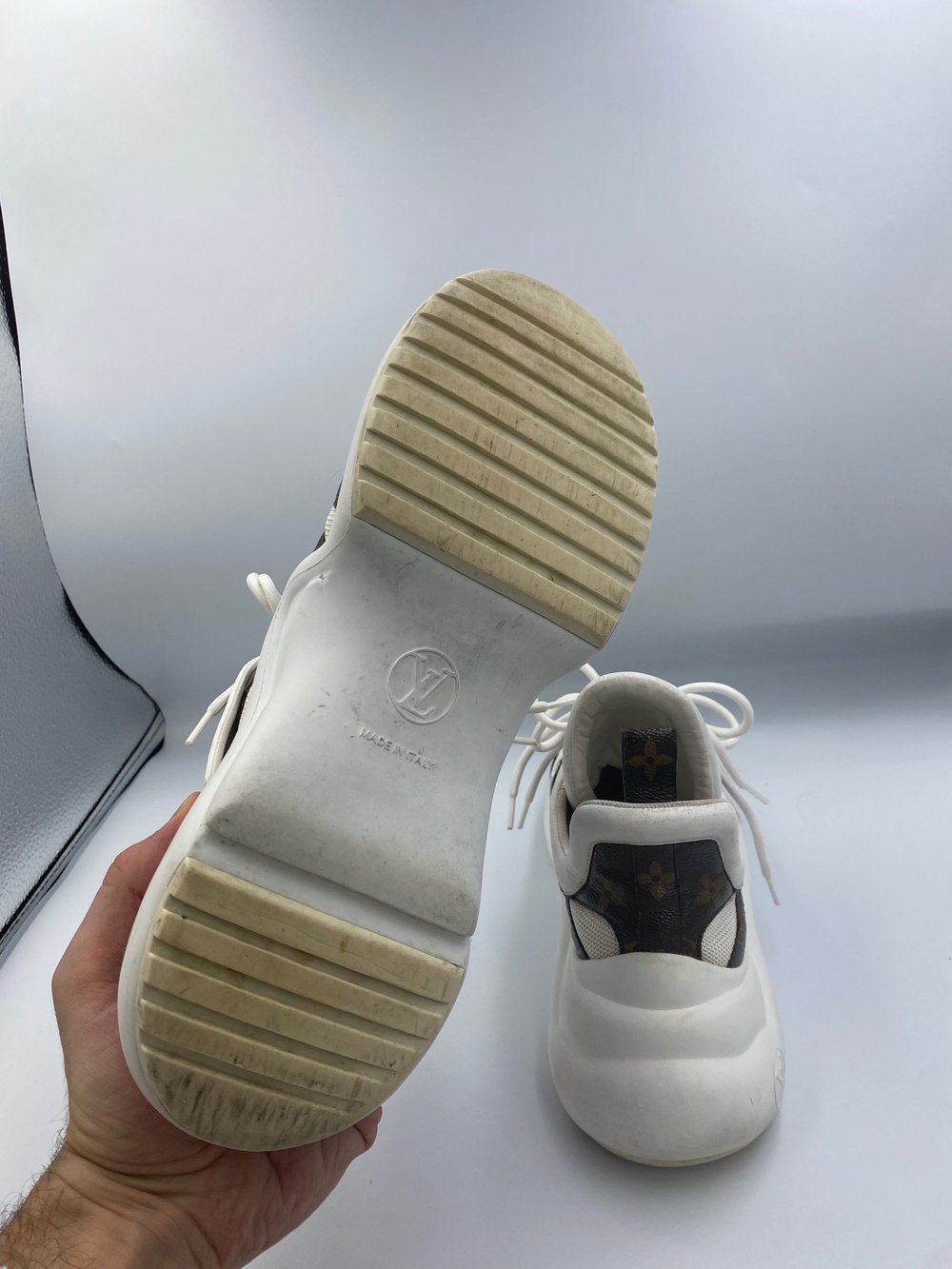 NIB Louis Vuitton Archlight Sneaker in White/Monogram size 39