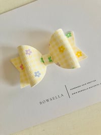 Image 1 of little daisy bow 