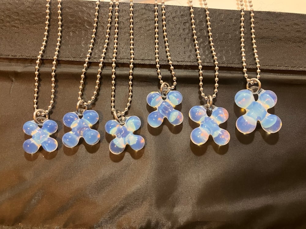 Image of opaline clovers 