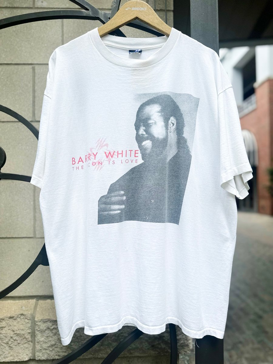 Image of 1995 Vintage “BARRY WHITE - THE ICON IS LOVE” Concert Tee, SIZE: XL