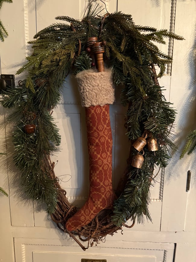 #9.......Colonial Coverlet Stocking wreath- Red