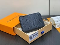 Image 7 of LV Coin Wallet