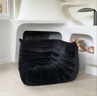 Image 1 of Togo angle velours noir 