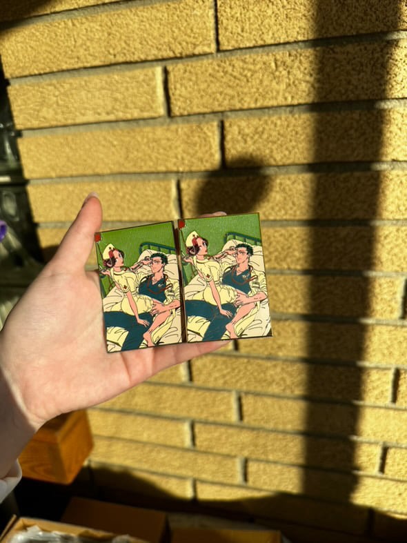 Image of yakuza finance p4p in hands