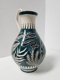 Image 3 of Vase 16 - Whale life