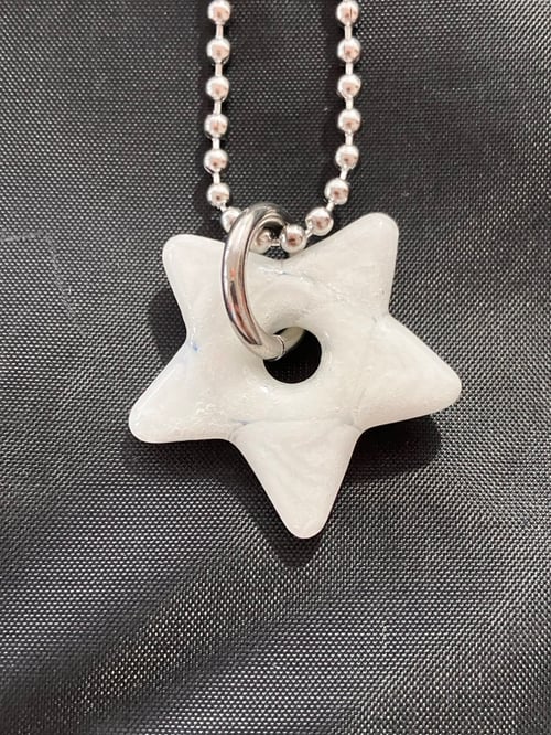 Image of glow in the dark star