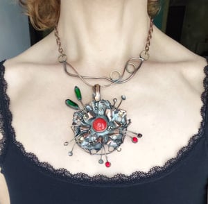 Red flower necklace 