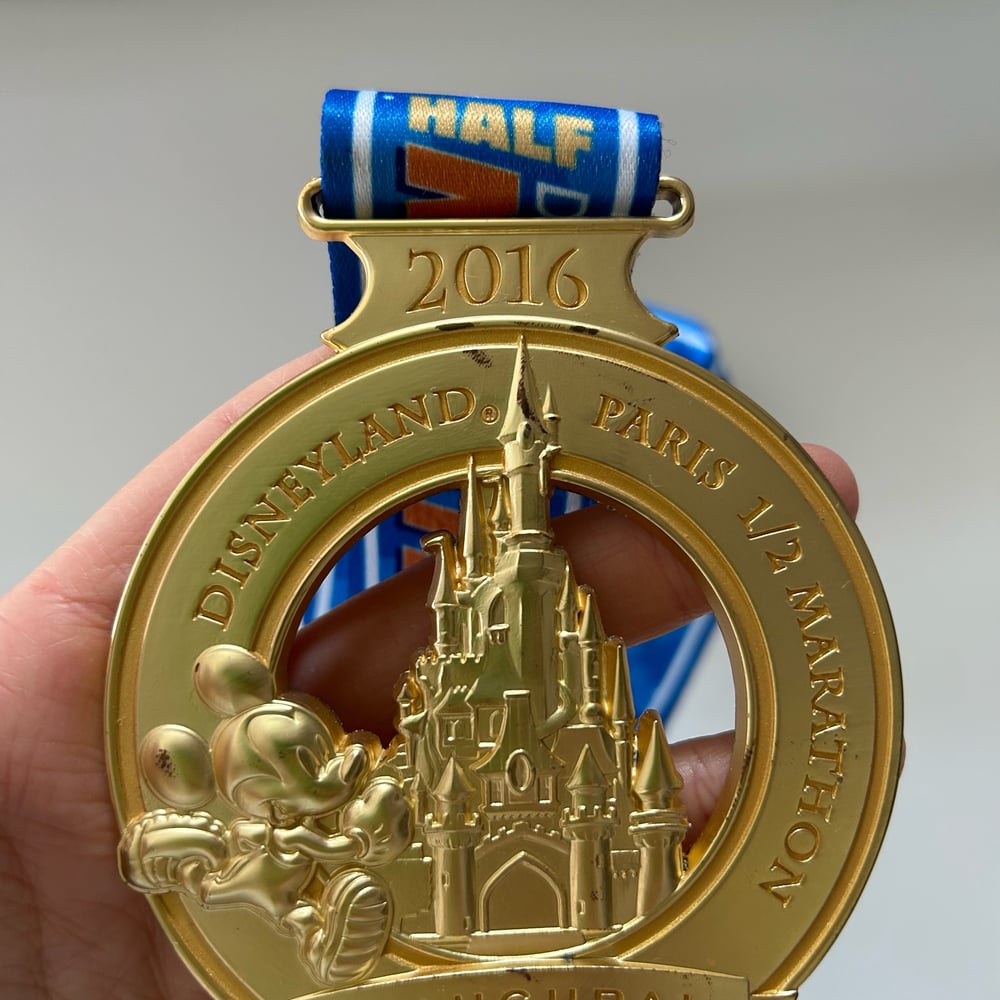 Image of MEDAILLE DISNEY MICKEY MARATHON 2016