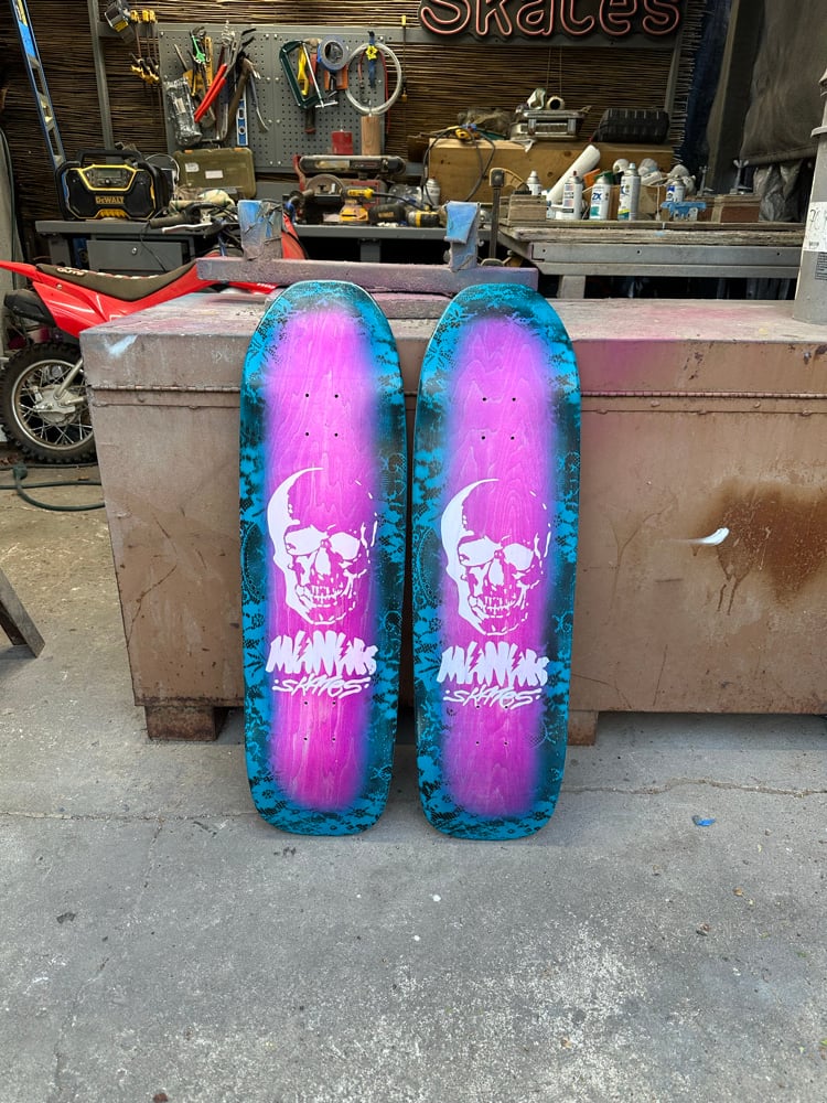 9.625” Diving Board Pool Shape - OG Skull Hawaiian Halo