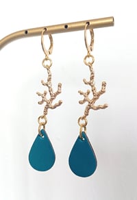 Image 2 of Boucles d'oreilles "Océane" en cuir upcyclé 
