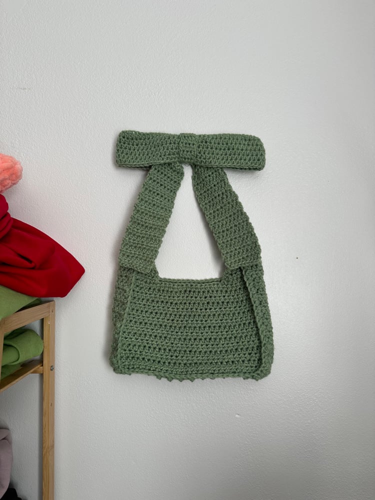 Image of crochet bow bag