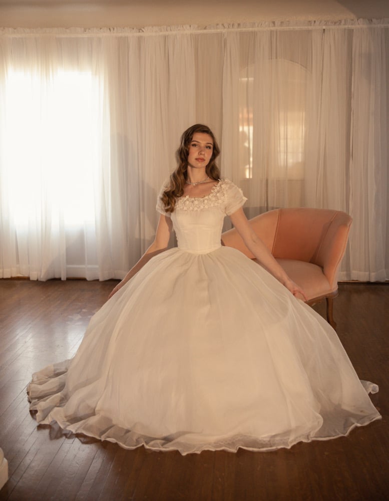 1950s dress wedding Tea Length Dresses with Sleeves Wedding Dresses Vintage Style Wedding Dresses WD006 Lace/Tulle 1950s Vintage Tea-length Civil Summer