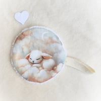 Image 2 of Inséparable Cœurs Texturés 🤎 et sa Lune Lapin endormi 🐇
