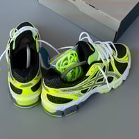 Image 5 of size: us11 uk10 eu45 cm28.5