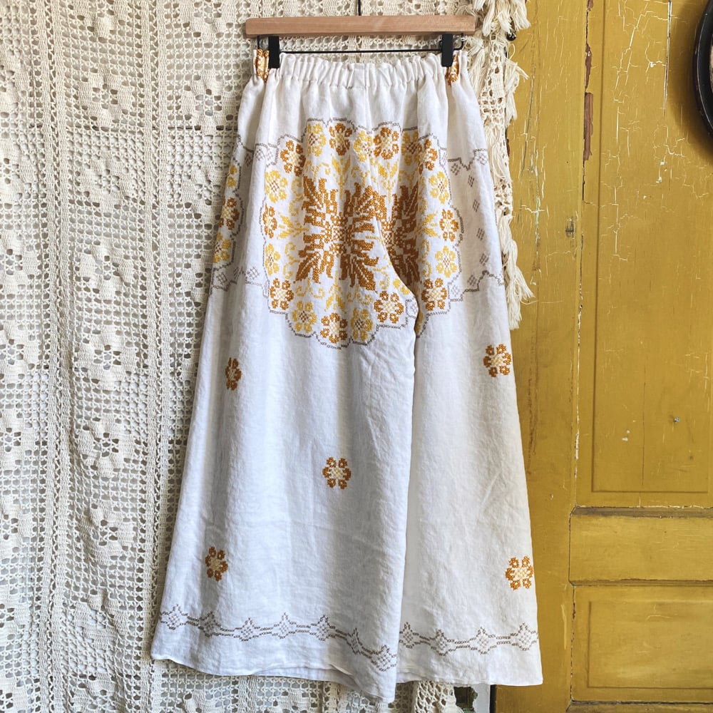 Image of Medallion Garden Linen Tablecloth Granny Pants
