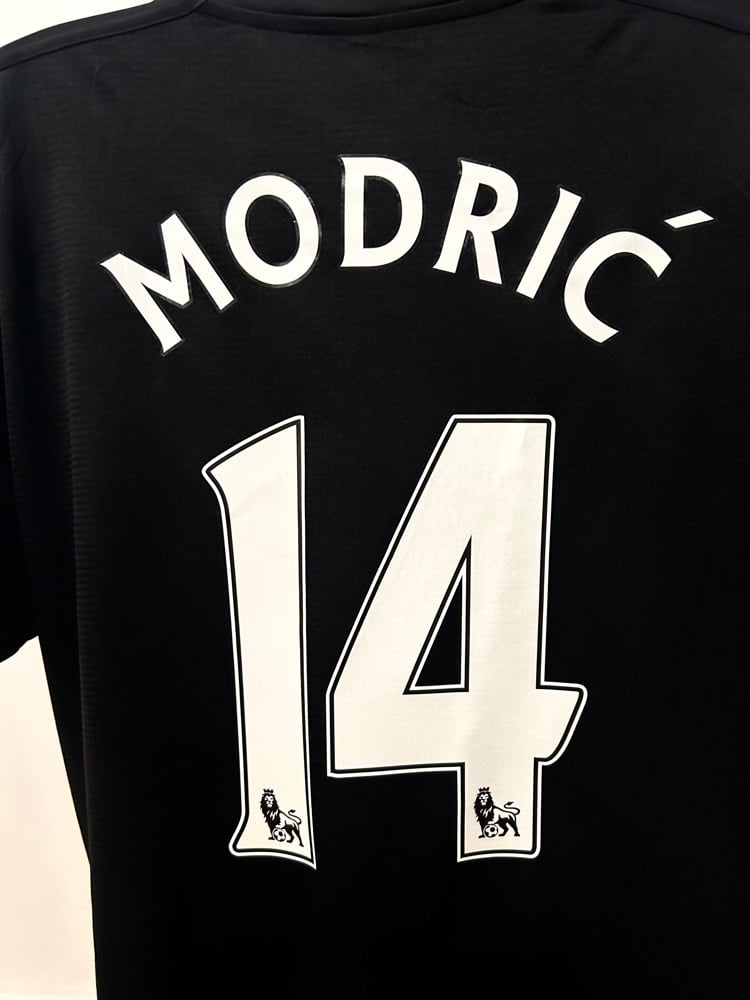 Image of Tottenham Hotspur “MODRIC 14” 2011/12 Third Shirt + patches (L)
