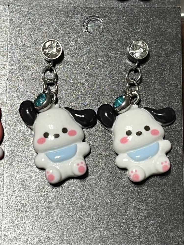 Image of hello kitty earrings 