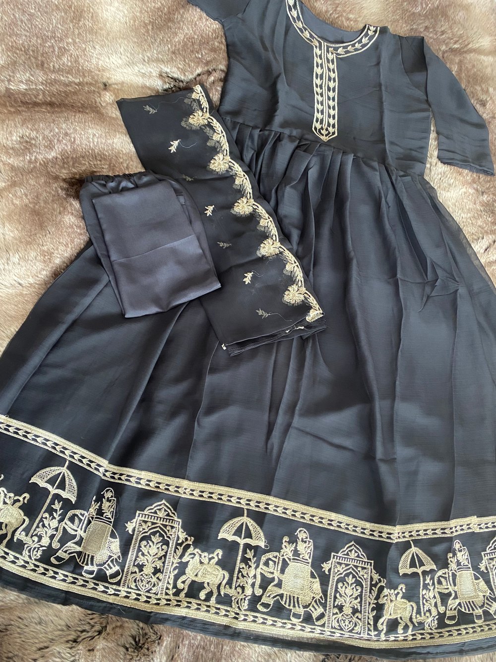 Black embroidery dress 