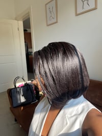 Image 2 of 10 inch YAKI 7x5 HD LACE CLOSURE BOB wig