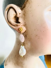 Image 2 of BAROQUE PEARL & PINK MORGANITE EARRING