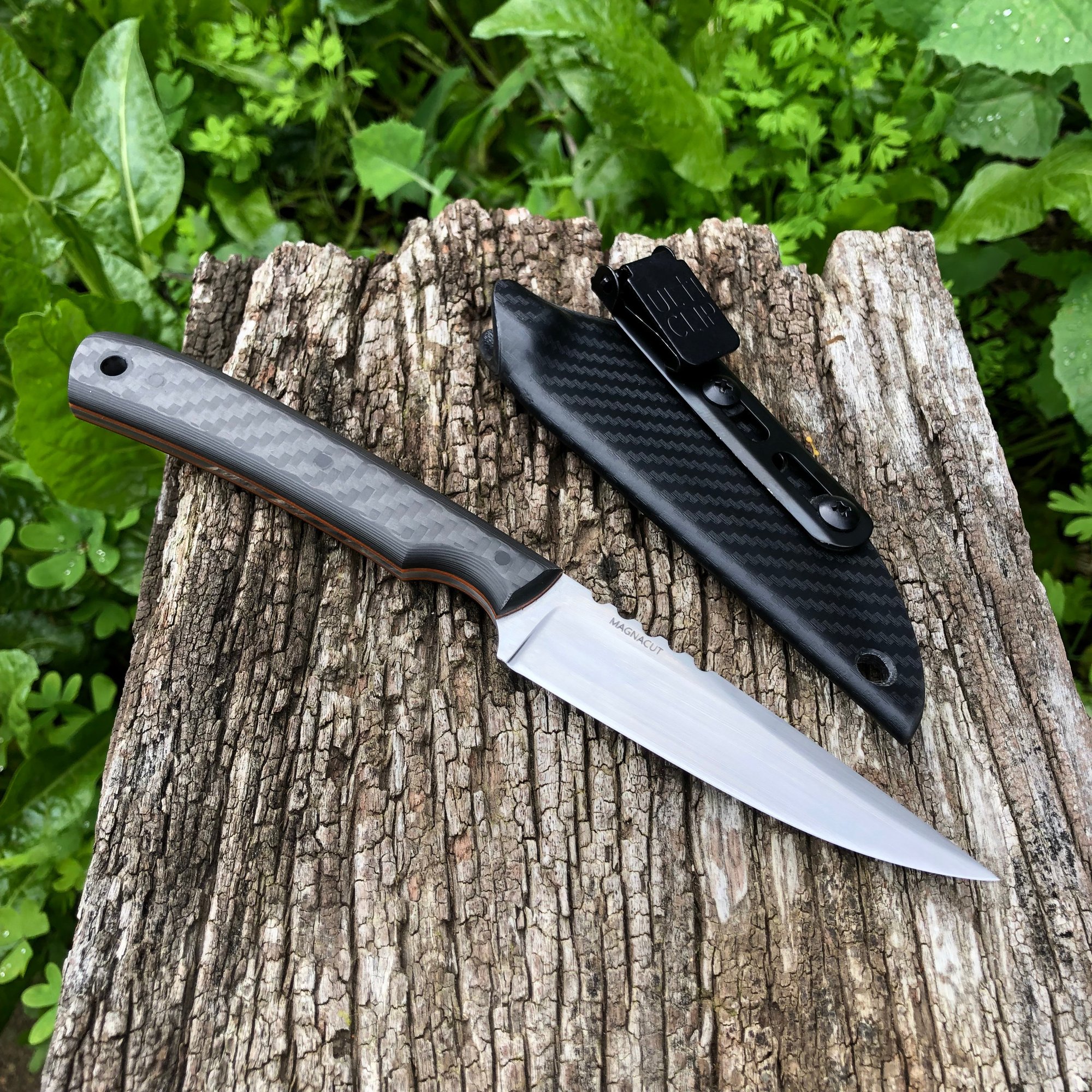 100mm Clip-point Utility Magnacut Carbon Fiber | Stump Knives