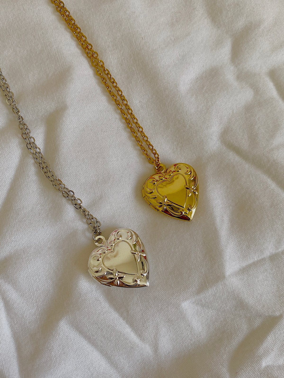 Valentine locket shop